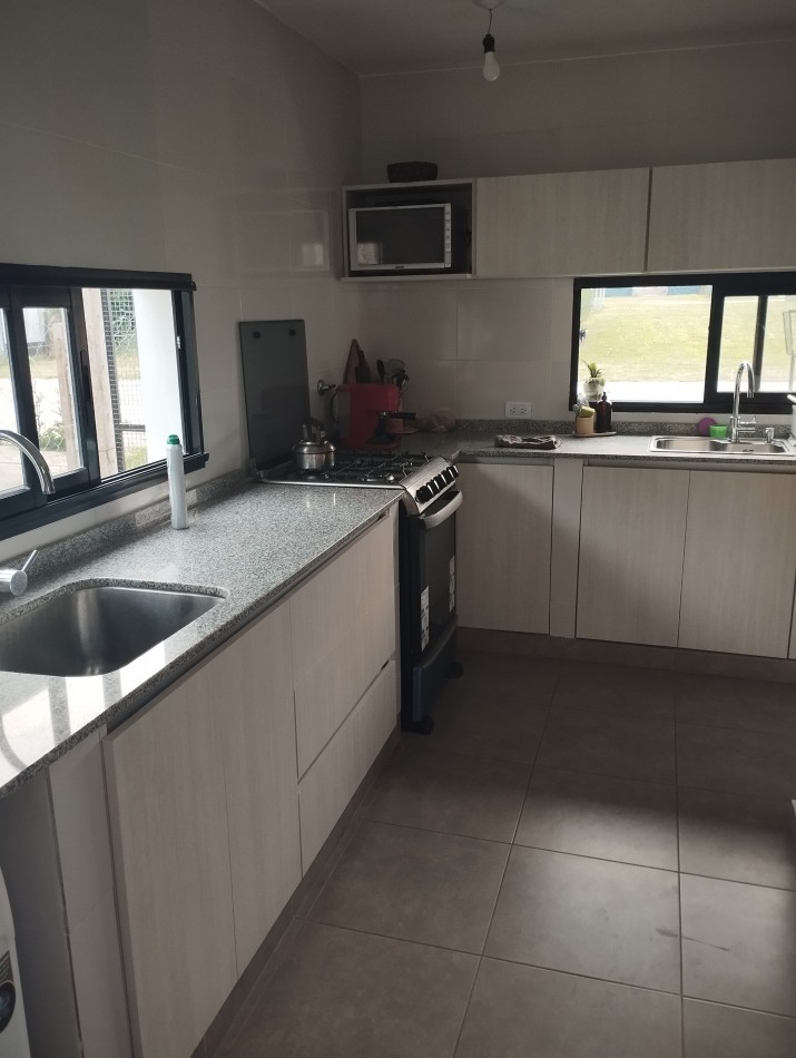 COUNTRY LABRADORES I