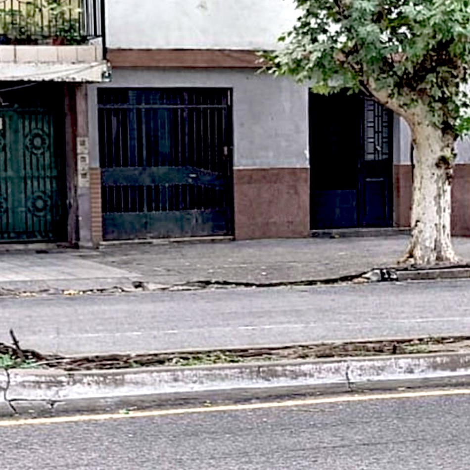 CASA AV. AVELLANEDA 700